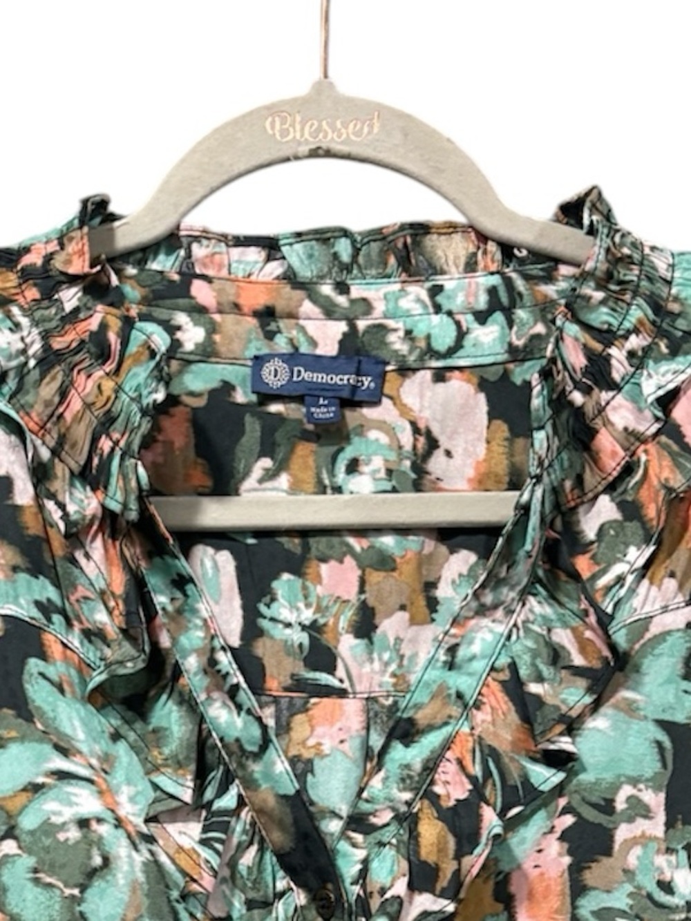 Democracy 3/4 sleeved floral ruffle blouse size L - Picture 8 of 11